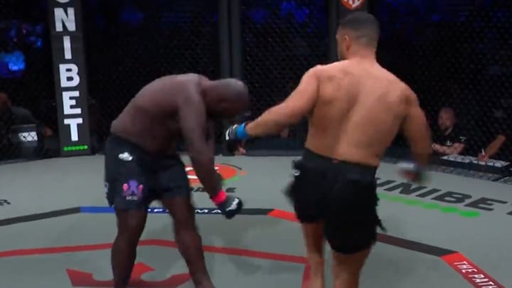 Showboating Backfires! PFL Fighter Folded by 10-Second Headkick KO Showboating Backfires! PFL Fighter Folded by 10-Second Headkick KO