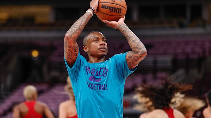 Former All-Star Isaiah Thomas Makes Statement in Jazz G-League Debut