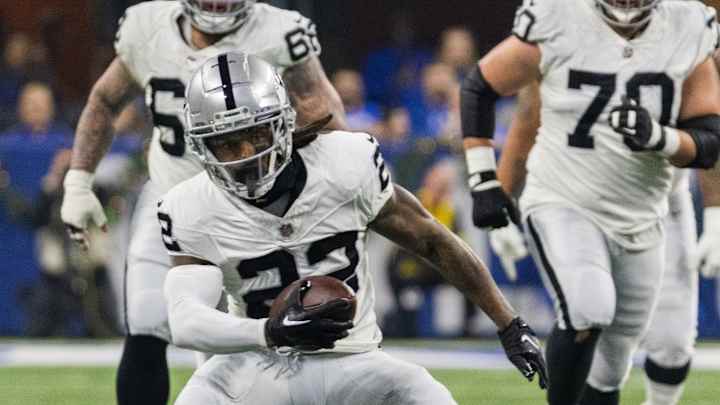 Raiders Re-Sign Veteran RB Abdullah