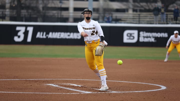 Crenshaw, Krings Propel Missouri Softball to Series-Opening Victory Against Auburn