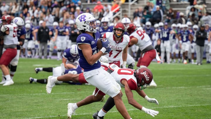 Steve Smith Sr. Compares Holy Cross WR Jalen Coker To NBA Legend Tim Duncan Steve Smith Sr. Compares Holy Cross WR Jalen Coker To NBA Legend Tim Duncan