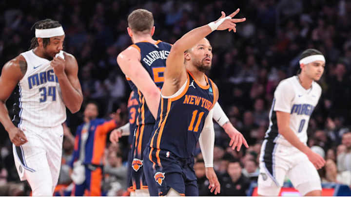 Knicks Move Forth to 4th, Crush Magic in Brunson's Return