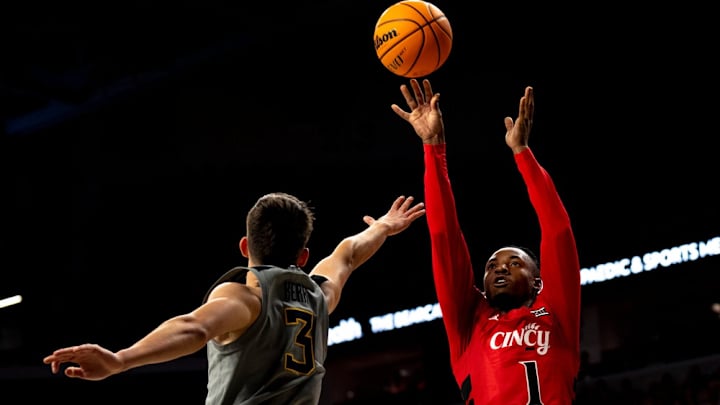 Cincinnati Dominates West Virginia