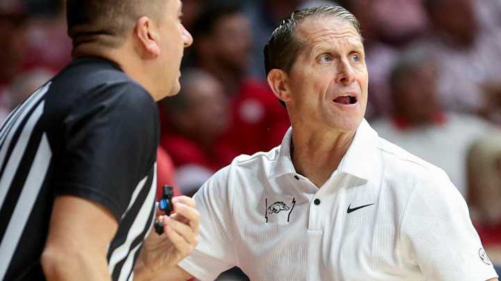 How Fans, Media Reacted to Hogs’ Season Finale Against Alabama