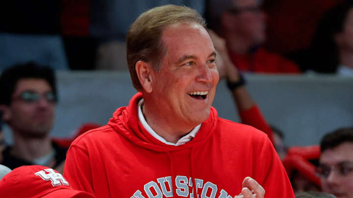 Emotional Jim Nantz at Rare Loss for Words as U. of Houston Honors Career Emotional Jim Nantz at Rare Loss for Words as U. of Houston Honors Career