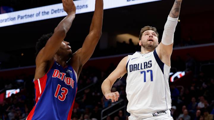 'Luka Sucks' Chants ... 'In Detroit?': Mavs Star Takes Jab at Pistons Fans
