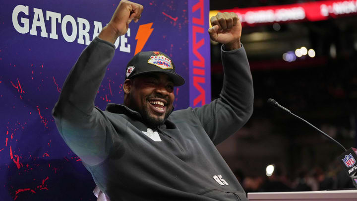 Chiefs’ Chris Jones Celebrates New Contract With Three Blunt Tweets