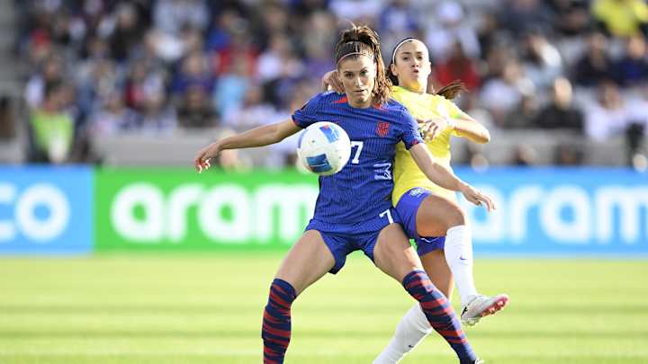 Alex Morgan Plays Subtle Role in U.S. Win in Gold Cup Final