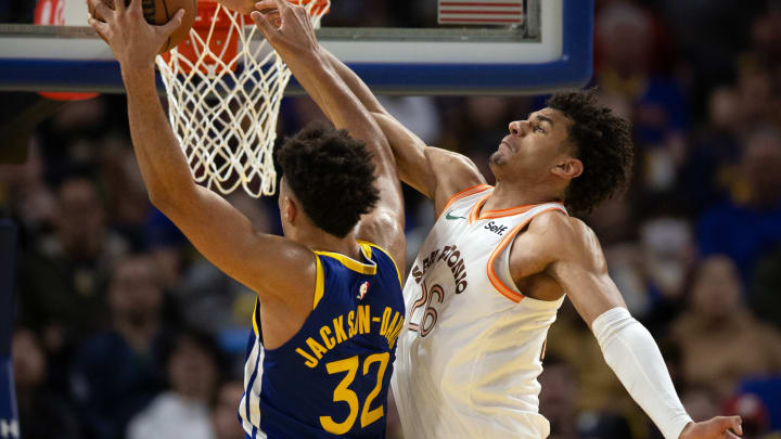 Spurs' Keldon Johnson Praises Dom Barlow: 'He Plays Really Hard!' Spurs' Keldon Johnson Praises Dom Barlow: 'He Plays Really Hard!'