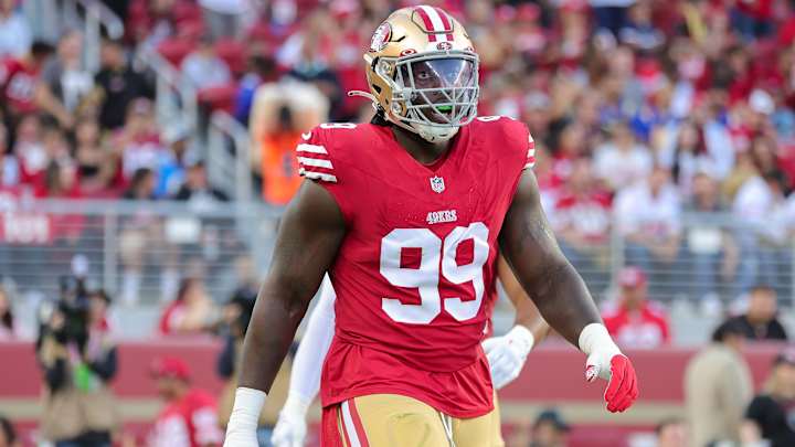 Why the 49ers Should Re-Sign Javon Kinlaw Why the 49ers Should Re-Sign Javon Kinlaw