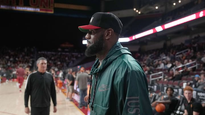 USC Basketball: LeBron James Gifts Trojans New Sneakers For Pac-12 Tournament USC Basketball: LeBron James Gifts Trojans New Sneakers For Pac-12 Tournament