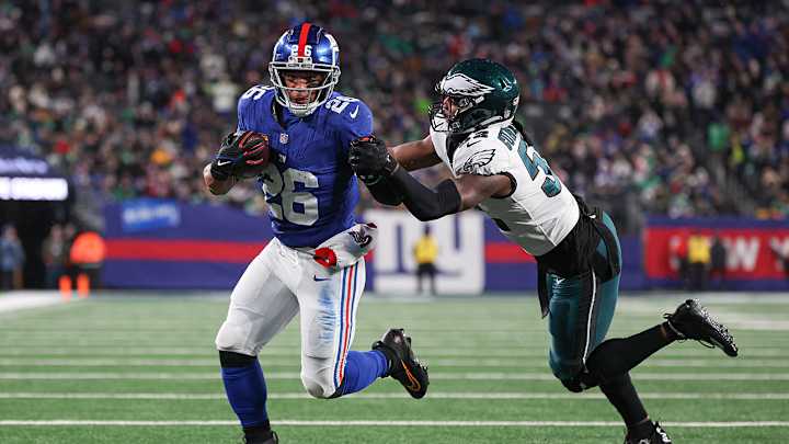 Saquon Barkley Claps Back at Giants Great After Agreeing to Sign With Eagles Saquon Barkley Claps Back at Giants Great After Agreeing to Sign With Eagles