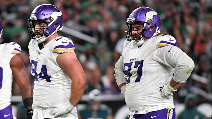 Vikings Release Veteran DT Dean Lowry, Waive LB Vikings Release Veteran DT Dean Lowry, Waive LB