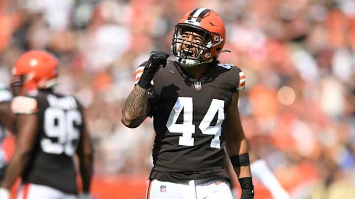 Patriots' Sione Takitaki: New Role, Contract Details Patriots' Sione Takitaki: New Role, Contract Details