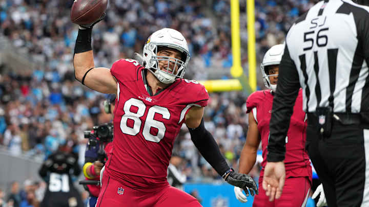 Commanders TE Zach Ertz Looking to Make QB Job 'As Easy As Possible'