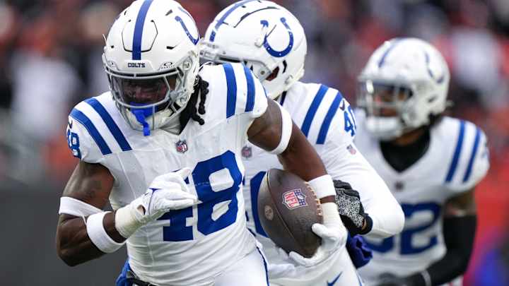 Colts Bring Back Versatile, Playmaking Defender Colts Bring Back Versatile, Playmaking Defender