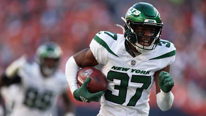 Buccaneers Sign Jets Cornerback in Free Agency