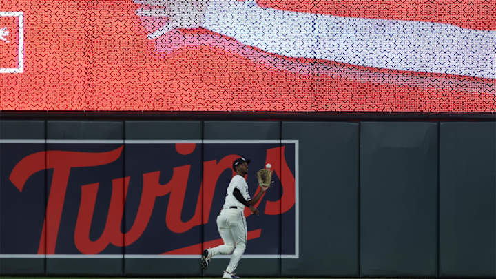 Former Gold Glover Signs Deal with Pittsburgh Pirates