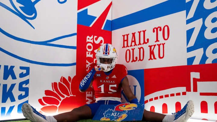 Kansas Signee Deshawn Warner States What Made Kansas Home For Him