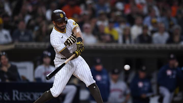 Padres 'Moving Closer' to Signing Veteran Outfielder: Report