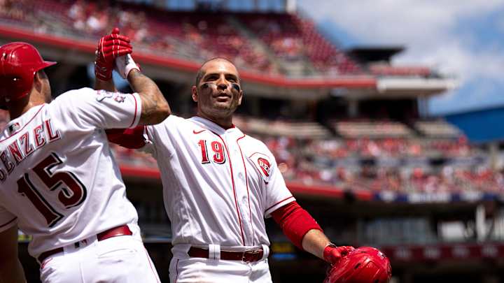 Canadian Legend Joey Votto Hits Home Run on His 1st Swing With the Toronto Blue Jays
