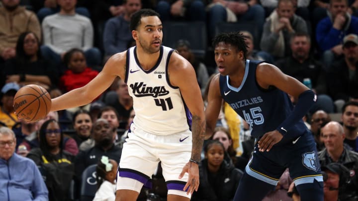 Kings-Grizzlies Injury Report: Kennard, Williams Status Revealed
