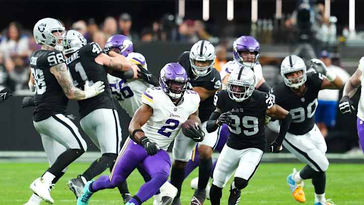 Former Vikings Alexander Mattison, Oli Udoh Sign With New Teams