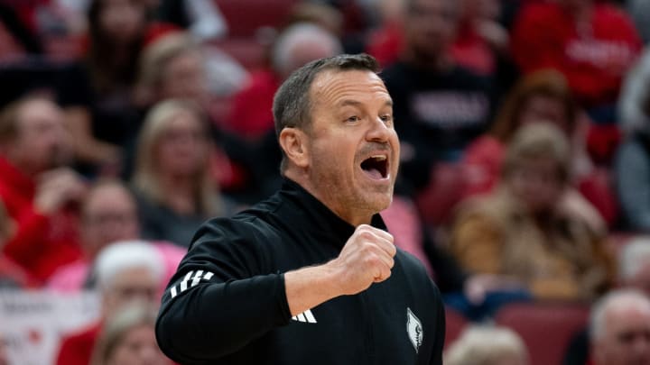 Watch: Louisville HC Jeff Walz Previews NCAA Tournament Opener vs. Middle Tennessee