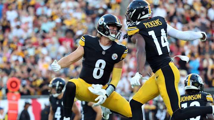 Steelers Offense Shines in Preseason Win Over Buccaneers Steelers Offense Shines in Preseason Win Over Buccaneers