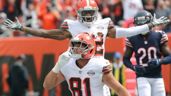 Raiders' TE Hooper on Being a Mentor as a Veteran Raiders' TE Hooper on Being a Mentor as a Veteran