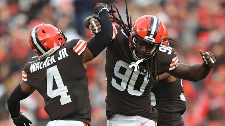 Jadeveon Clowney Takes Visit With Jaguars