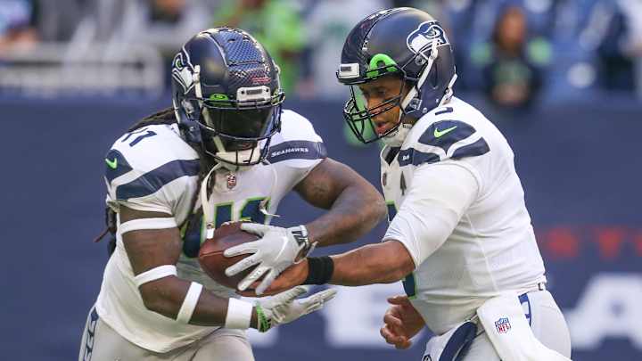 Seahawks Ex Russell Wilson Reacts to Death of Alex Collins Seahawks Ex Russell Wilson Reacts to Death of Alex Collins