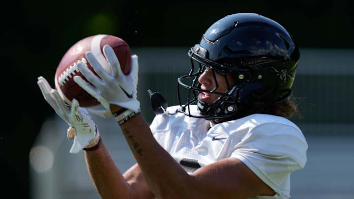 Evan Prater on Switch to Wide Receiver: 'Help The Team in Whatever Way Possible' Evan Prater on Switch to Wide Receiver: 'Help The Team in Whatever Way Possible'