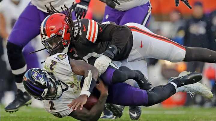 'Browns B.S.!' Ravens Jadeveon Clowney Signs, Pokes at Cleveland?