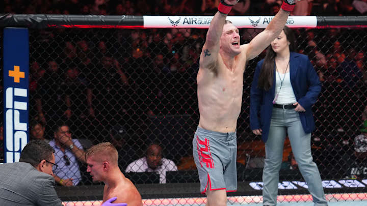 Kurt Holobaugh Wins The Ultimate Fighter 31 Lightweight Tournament