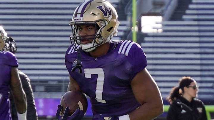 Johnson Continues to Round Into UW Shape, Scores Scrimmage TD