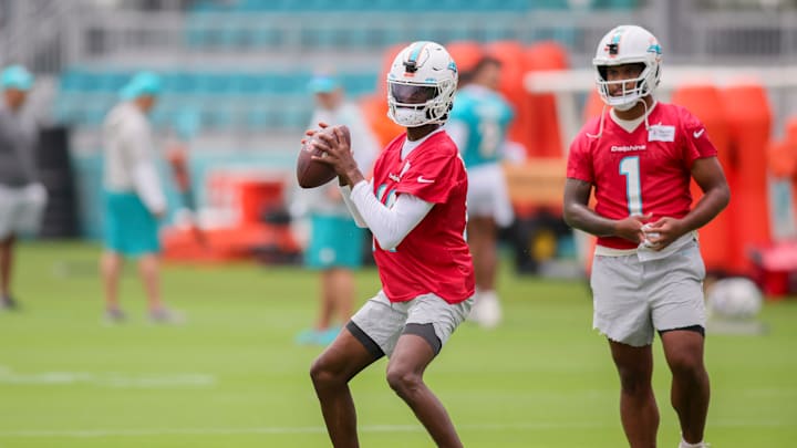 Former FSU Quarterback Re-Signs With Miami Dolphins Former FSU Quarterback Re-Signs With Miami Dolphins