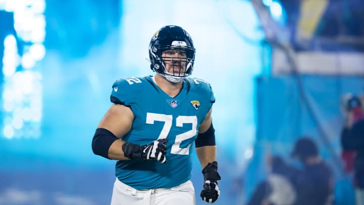 Jaguars’ Doug Pederson Impressed by Walker Little’s First Start at Guard