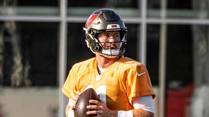 Buccaneers Quarterback Back Practicing After Neck Injury Against Jets