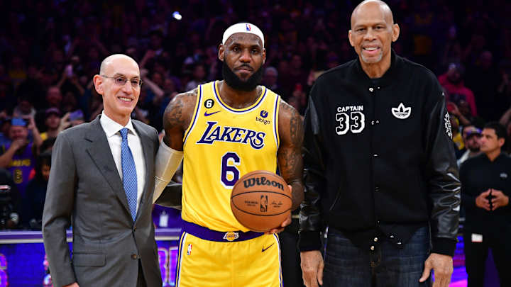 Lakers News: Bill Simmons Lists 3 LA Greats In All-Time NBA Top 6