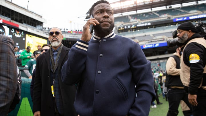 Kevin Hart Suffers Torn Muscles in 40-Yard Dash Against Ex-NFL RB Kevin Hart Suffers Torn Muscles in 40-Yard Dash Against Ex-NFL RB