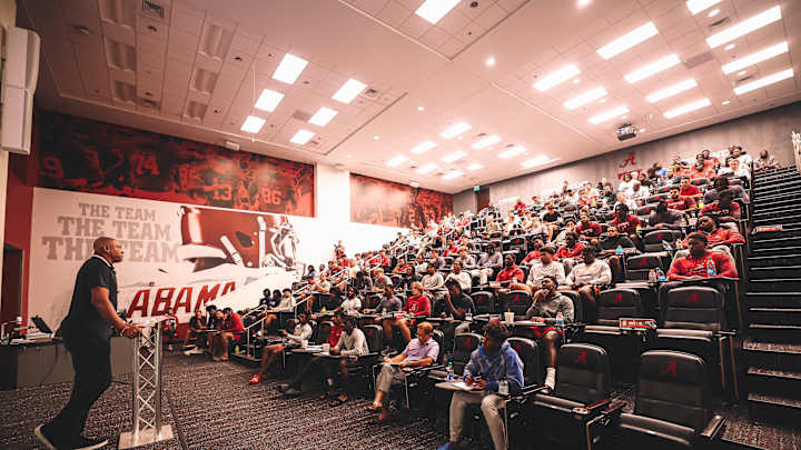 What Alabama Players Learned from All-Star Lineup of Fall Camp Speakers