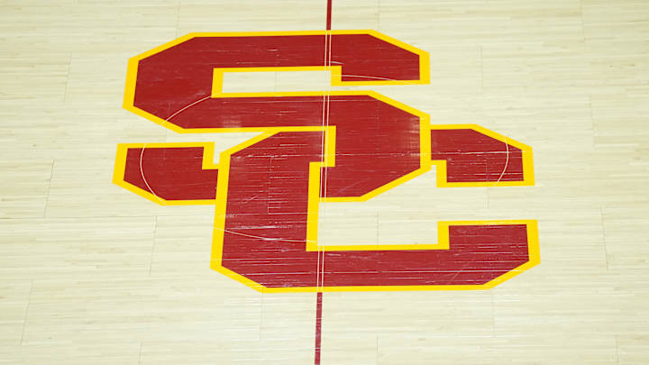 USC Women's Volleyball: Skylar Fields Shines in 1st 2023 Victory