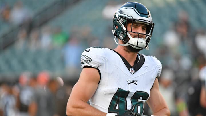 Eagles Cut Dan Arnold; Could Commanders Sign?