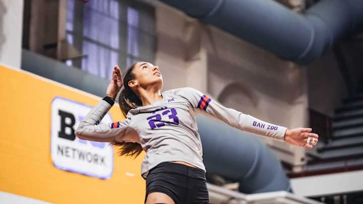 TCU Volleyball: Frogs Drop First Two Matches of the Season to Top Ranked Wisconsin and Minnesota