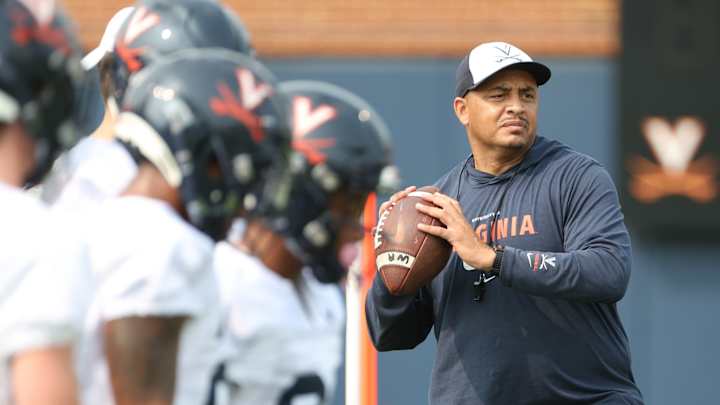 Tony Elliott Leaning on Big Game Experience to Prepare Virginia for Tennessee