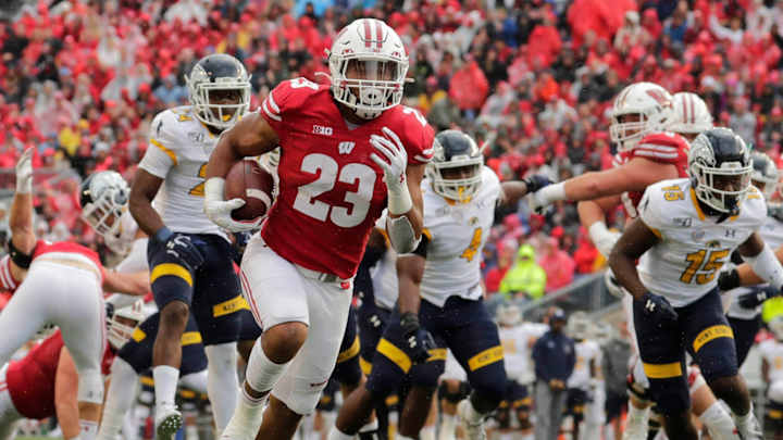 Big Ten Roundup (Aug. 31): Jonathan Taylor Set To Miss 4 Games, Nebraska Volleyball Breaks World Record