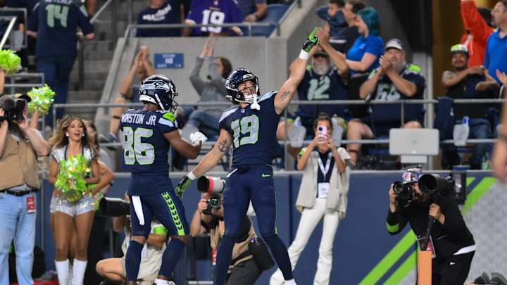 Former UCLA Bruin Wide Receiver Earns All-Pro Linebacker's Praise