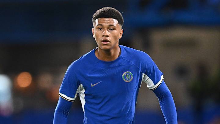 Tony Mowbray on how he tempted striker to Sunderland, he had 'amazing offers' elsewhere