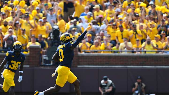 Steve Clinkscale Gushes Over What Mike Sainristil Brings To The Michigan Football Team, Locker Room